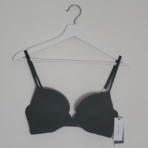 🆕️ Calvin Klein

Classic Plunge Bra - QF1715